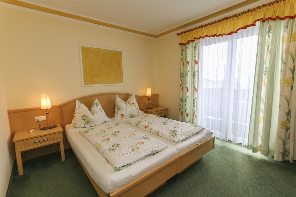 Alpenhotel Tauernstüberl Zell am See Exterior foto